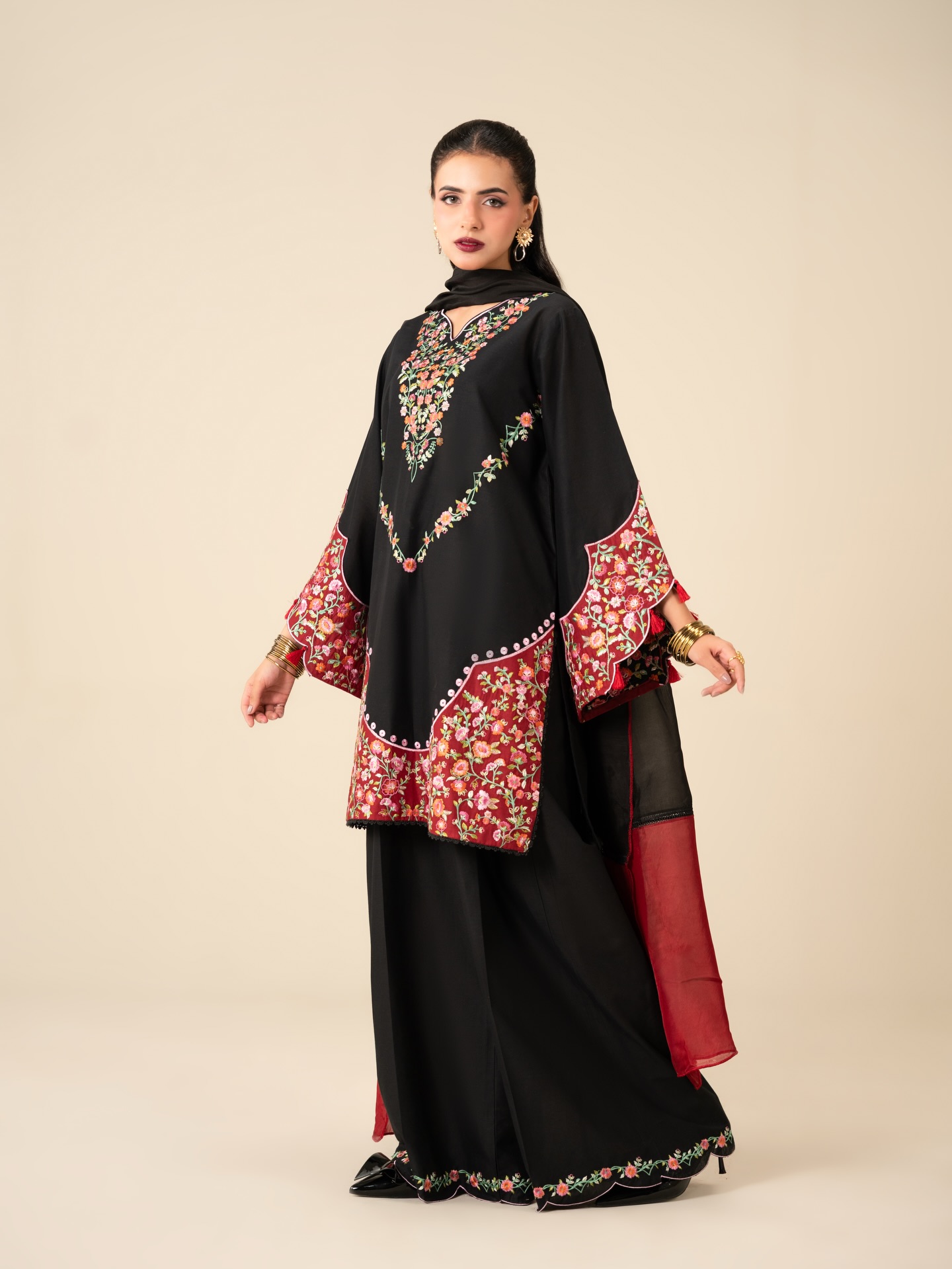 Midnight Floral Elegance